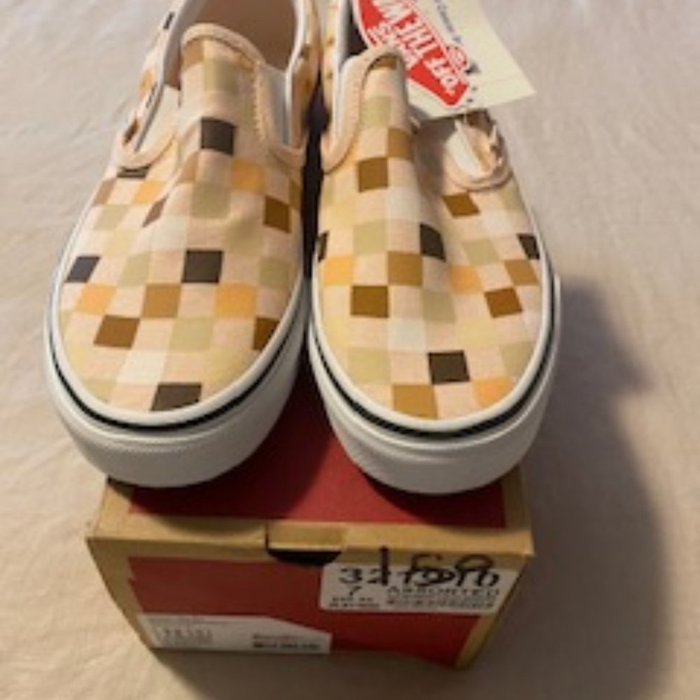 VANS Breast Cancer Awareness Classic Slip Ons